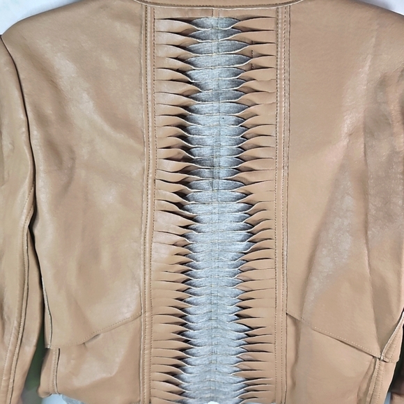 BCBG Maxazria Faux Vegan Leather Lloyd In Camel Cropped Jacket XS - Picture 6 of 6